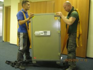 перенести сейф